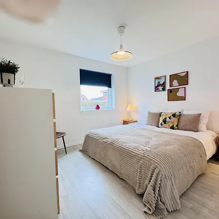 Aday -modern 3 Bedrooms In Langholt Lägenhet