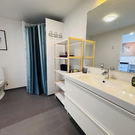 Aday -modern 3 Bedrooms In Langholt Lägenhet