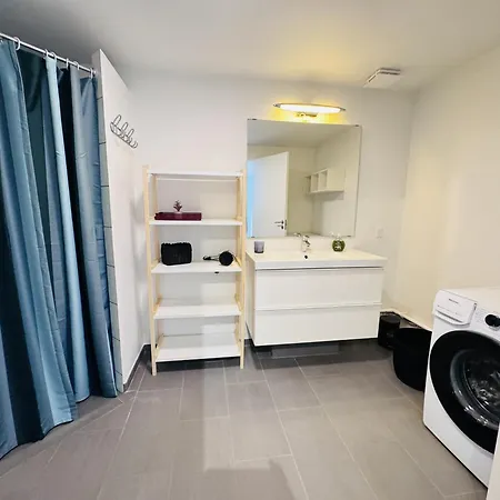 Aday -modern 3 Bedrooms In Langholt Lägenhet Vodskov