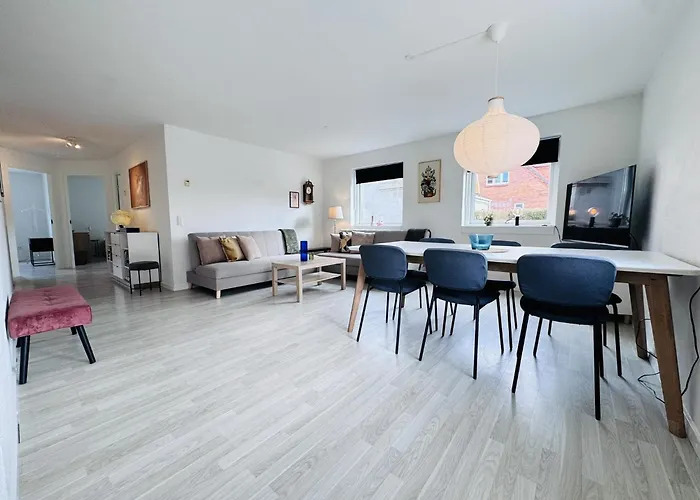 Lägenhet Aday -modern 3 Bedrooms In Langholt