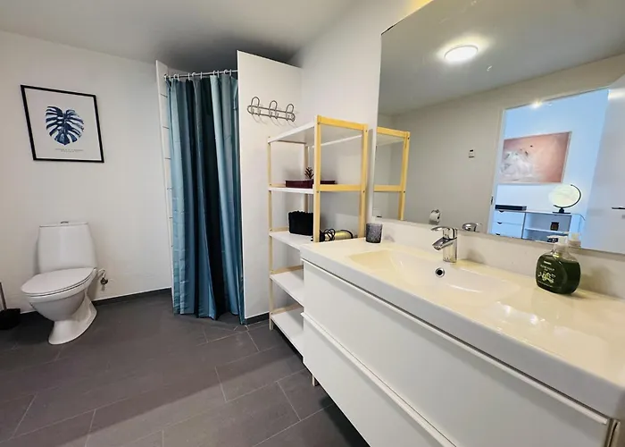Aday -modern 3 Bedrooms In Langholt Lägenhet