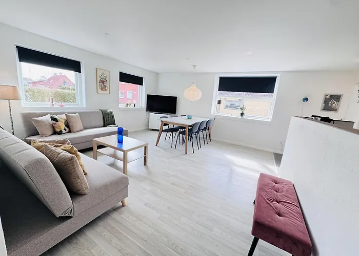 Aday -modern 3 Bedrooms In Langholt